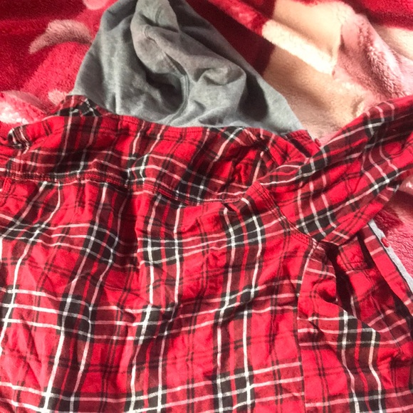 Red and black flannel - Picture 1 of 7